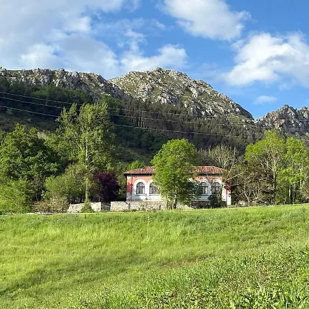 Escuelas De Collia A *