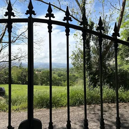 Escuelas De Collia A *